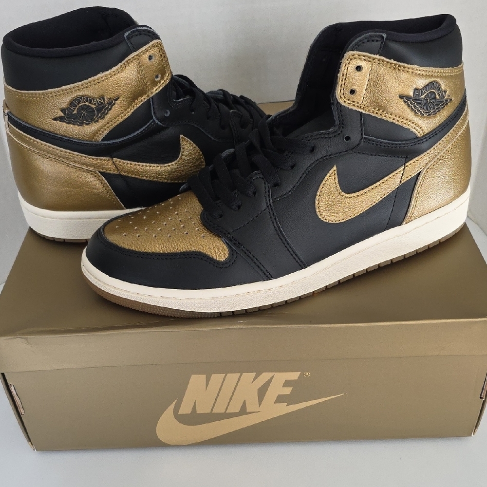 Nike Air Jordan 1 Retro High OG  BLACK METALLIC GOLD SAIL Shoes